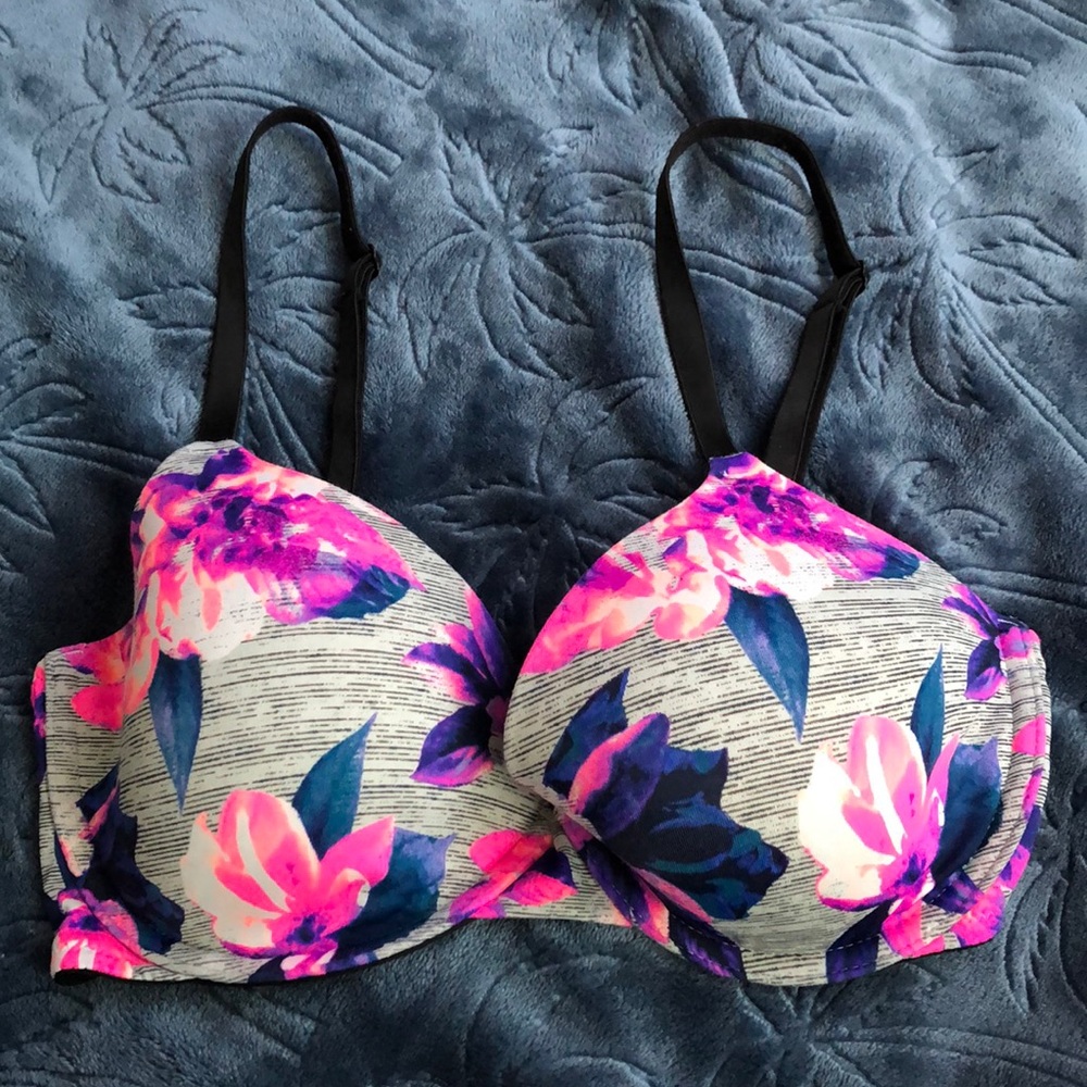 size 34D PINK “wear everywhere t-shirt” bra